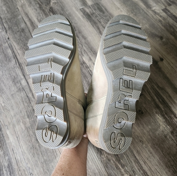 Sorel Joan Of Arctic Leather Wedge Zip Tan Ankle Booties with Chunky Sole - Picture 6 of 7